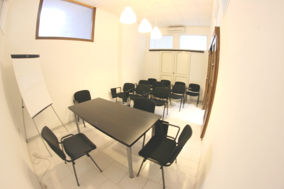Day Offices for rent to let Naples Italy